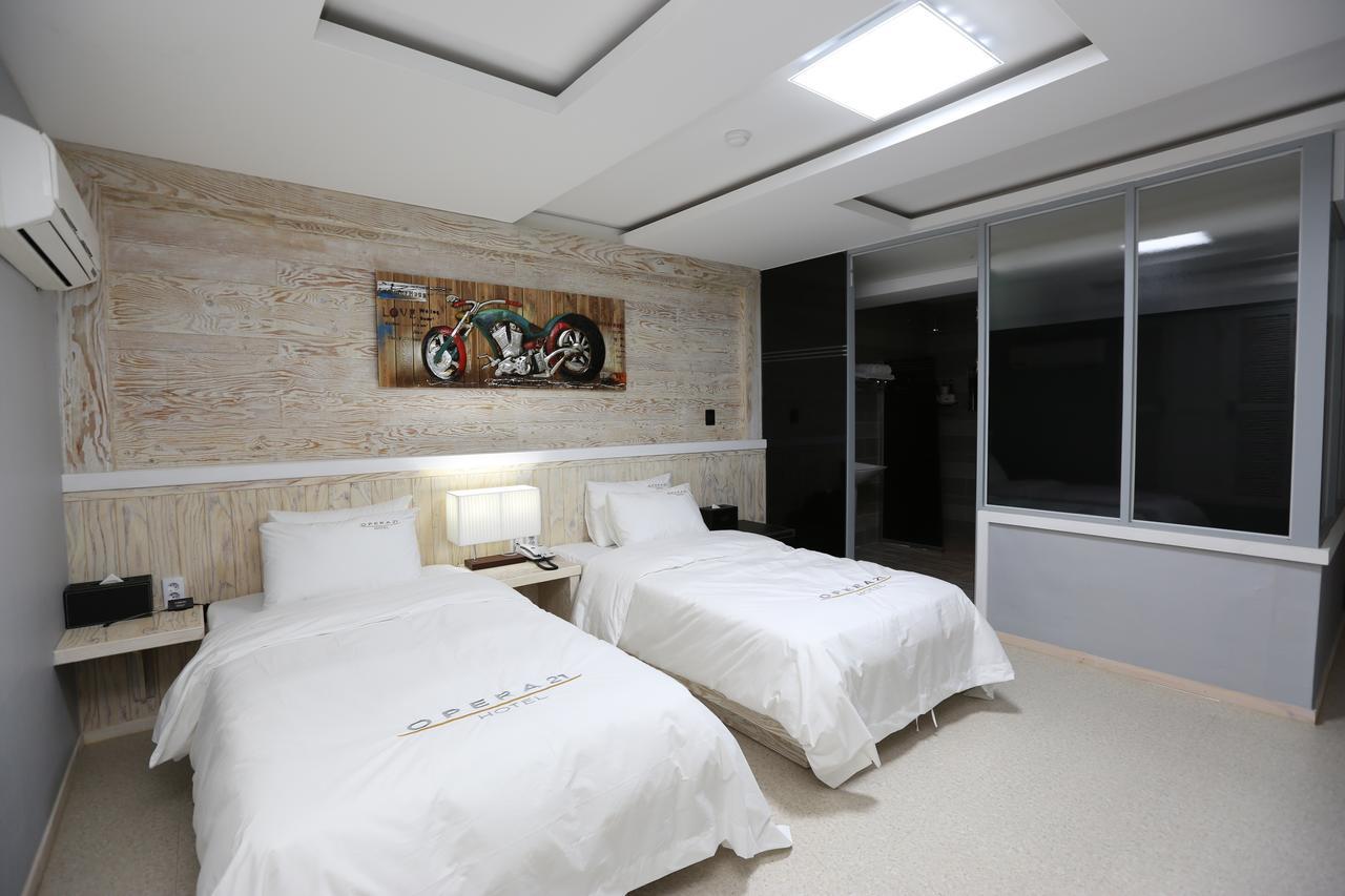 Opera 21 Hotel Jeonju Esterno foto